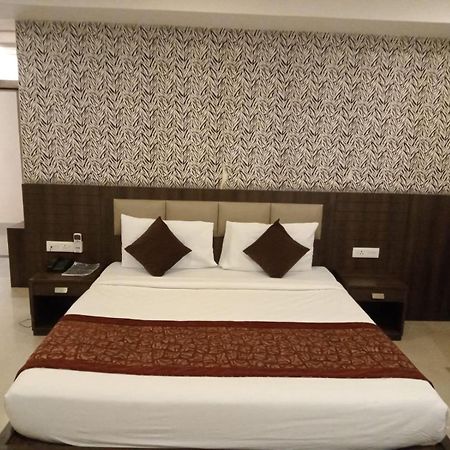 The Contour Hotel Ґувахаті Екстер'єр фото