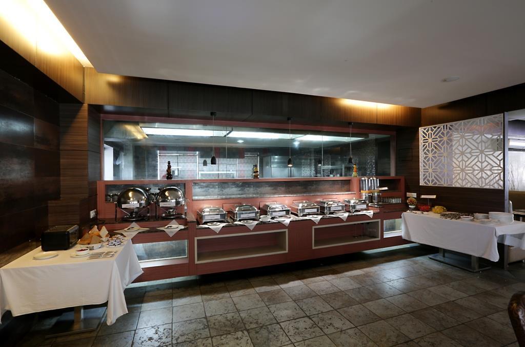 The Contour Hotel Ґувахаті Екстер'єр фото