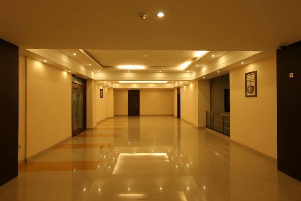 The Contour Hotel Ґувахаті Екстер'єр фото