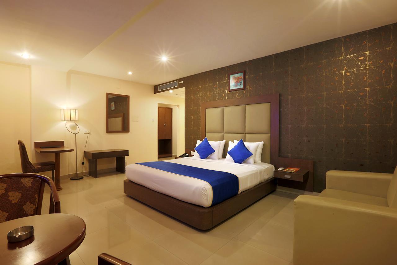 The Contour Hotel Ґувахаті Екстер'єр фото