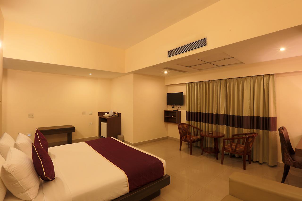 The Contour Hotel Ґувахаті Екстер'єр фото