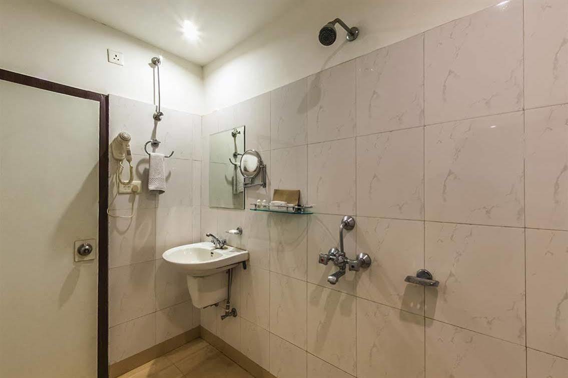 The Contour Hotel Ґувахаті Екстер'єр фото
