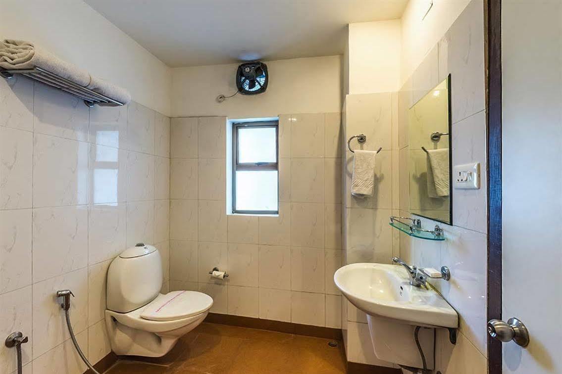 The Contour Hotel Ґувахаті Екстер'єр фото