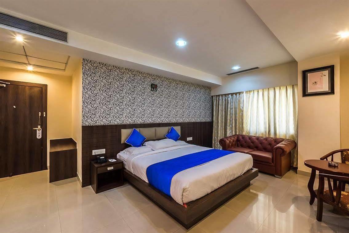 The Contour Hotel Ґувахаті Екстер'єр фото